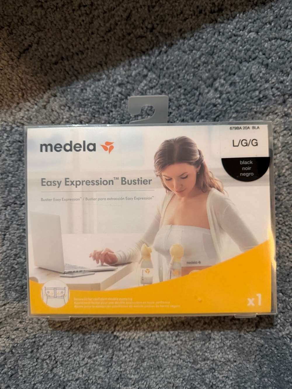Medela Easy Expression Bustier in Black and White